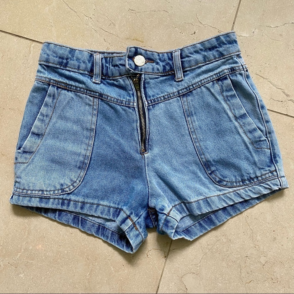 Bogs Jeans Urban Outfitters Jean Denim Shorts Size 2